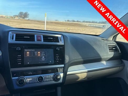 Used 2016 Subaru Outback 2.5i Premium image 15