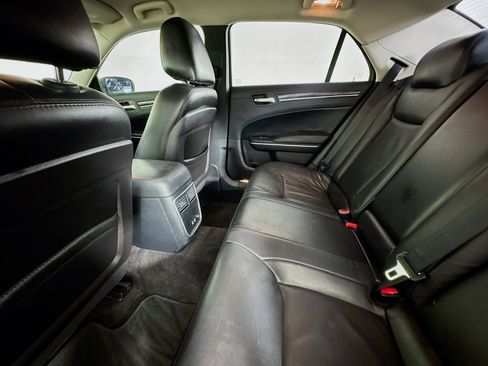 Used 2018 Chrysler 300 Touring L RWD image 24