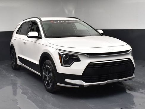 Used 2025 Kia Niro EX image 2