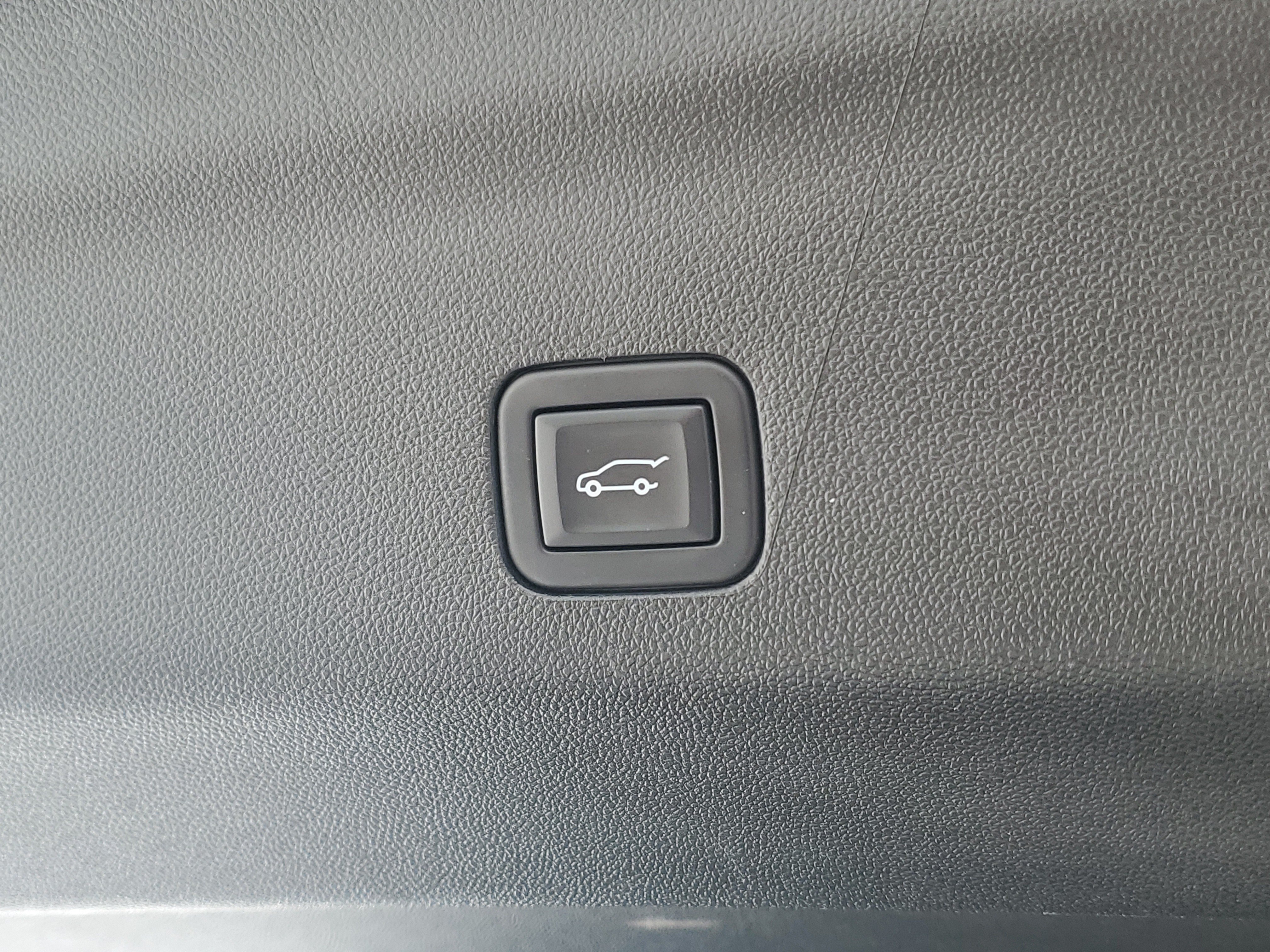 Used 2025 GMC Yukon XL Denali AWD/4WD image 12