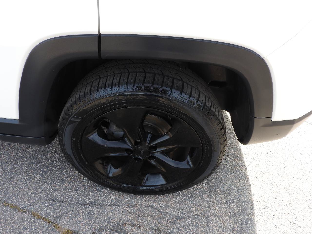 Used 2019 Jeep Compass Latitude AWD/4WD image 17