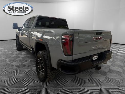 Used 2024 GMC Sierra 2500 AT4X image 3