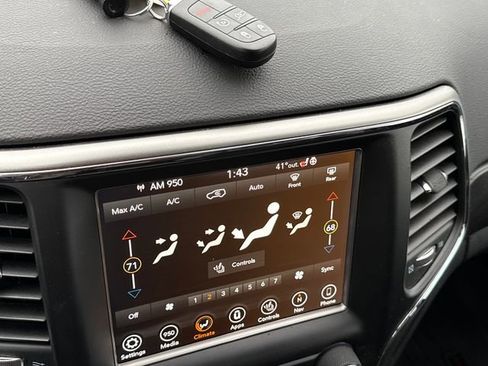 Used 2018 Jeep Grand Cherokee Altitude image 54