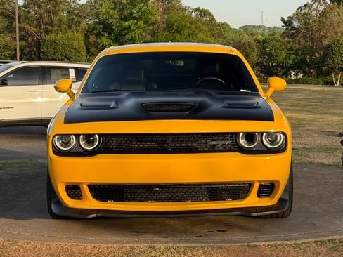 Used 2017 Dodge Challenger SRT Hellcat image 2