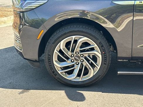 New 2026 Lincoln Navigator L Reserve image 14