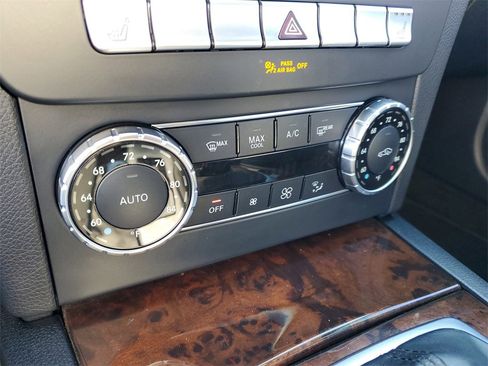 Used 2014 Mercedes-Benz C 250 Sedan image 34