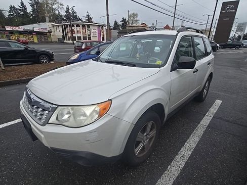 Used 2012 Subaru Forester 2.5X w/ Alloy Wheel Pkg image 2