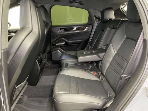 Certified 2024 Porsche Cayenne Turbo GT AWD/4WD image 18