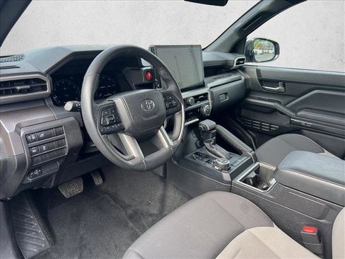 Certified 2025 Toyota Tacoma TRD Off-Road image 9