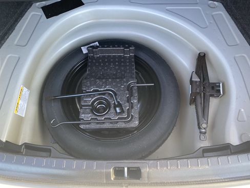 Used 2018 Toyota Corolla SE image 25