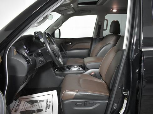 Used 2023 INFINITI QX80 Premium Select w/ All-Season Package image 11