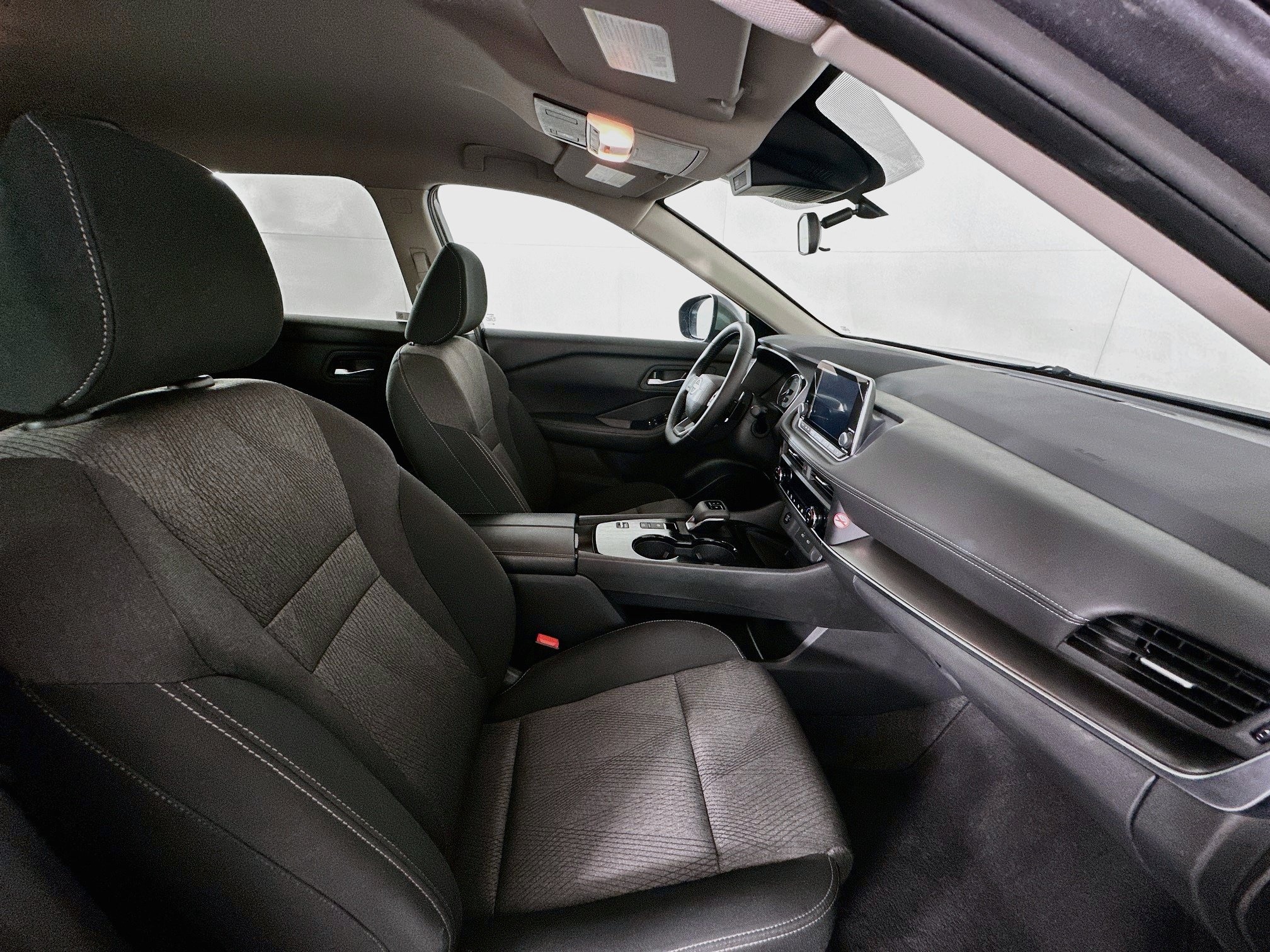 Used 2026 Nissan Rogue SV FWD image 30