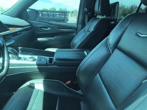 Certified 2023 Cadillac Escalade ESV Premium Luxury w/ LPO, Radiant Package AWD/4WD image 3