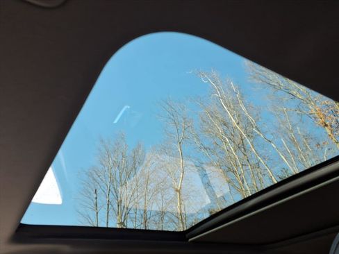 New 2026 Land Rover Range Rover Long Wheelbase SE image 18