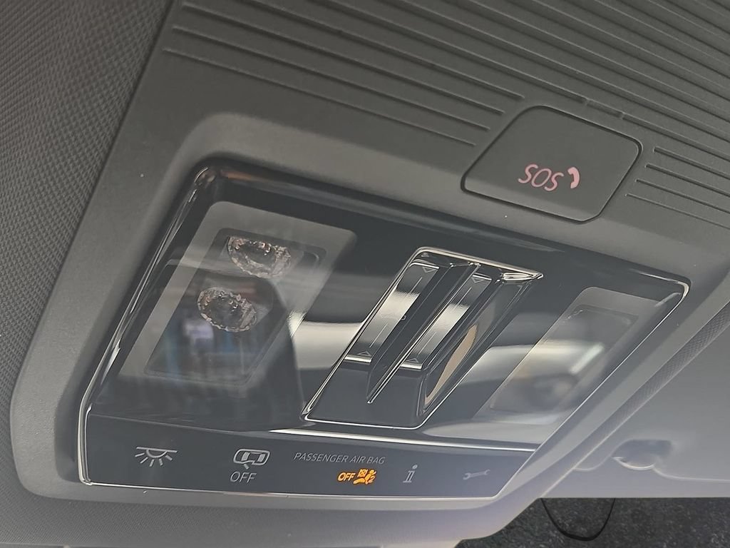 New 2026 Volkswagen Tiguan SE R-Line FWD image 19