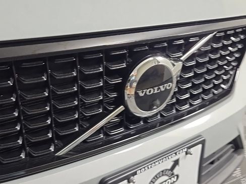 Certified 2026 Volvo XC40 B5 Plus AWD/4WD image 5