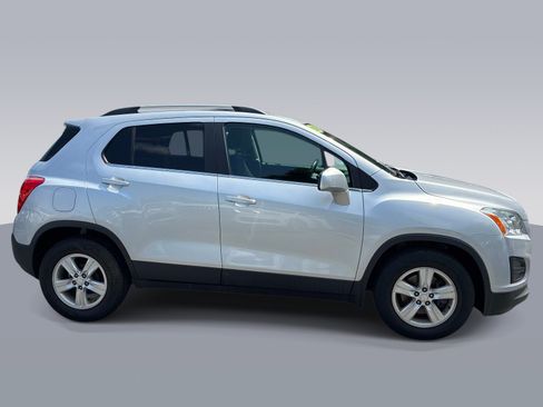 Used 2016 Chevrolet Trax LT FWD image 8