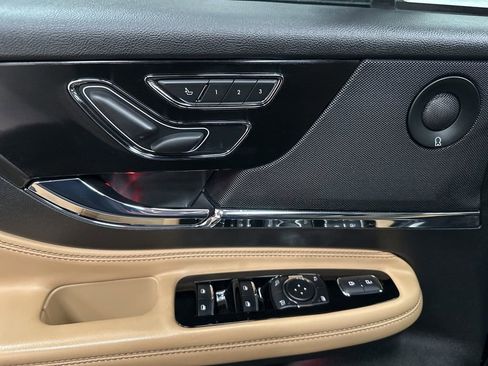 Used 2023 Lincoln Corsair Reserve w/ Equipment Group 202A image 18