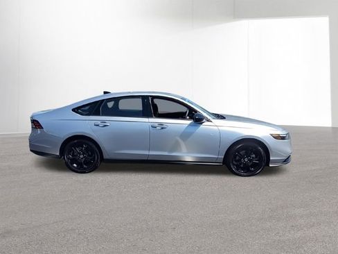 Certified 2025 Honda Accord SE image 11