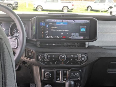 Used 2024 Jeep Wrangler Sport AWD/4WD image 24