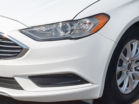 Used 2018 Ford Fusion S FWD image 10