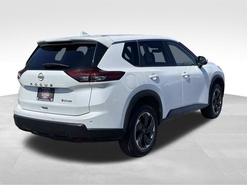 Certified 2024 Nissan Rogue SV w/ SV Premium Package AWD/4WD image 4