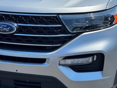 Used 2020 Ford Explorer XLT w/ Equipment Group 202A AWD/4WD image 59