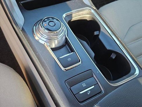 Used 2019 Ford Fusion SE image 11