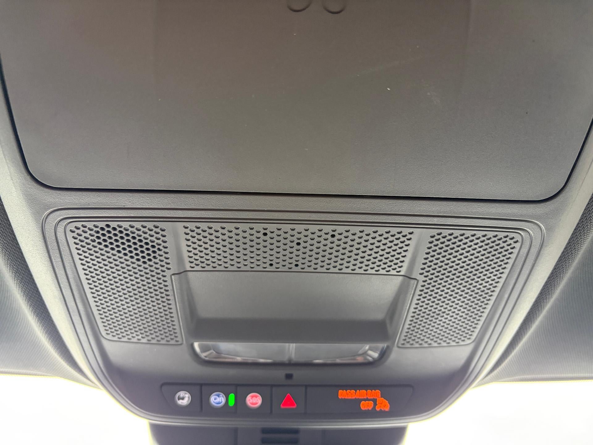 Used 2026 GMC Acadia Elevation w/ Elevation Premium Package FWD image 30