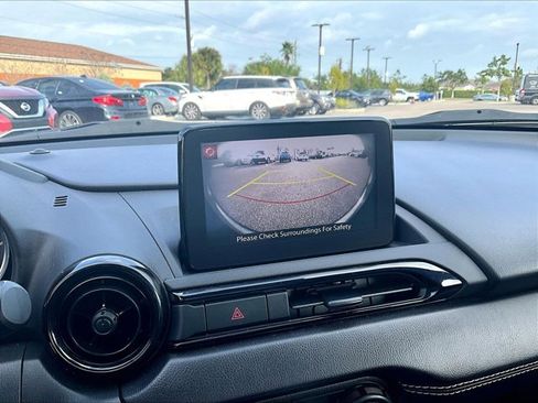 Used 2020 MAZDA MX-5 Miata Club image 21