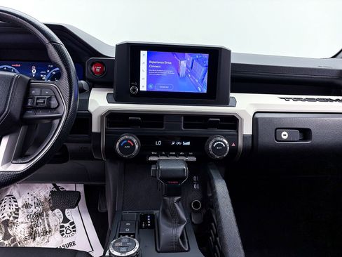 Used 2024 Toyota Tacoma TRD Off-Road AWD/4WD image 7