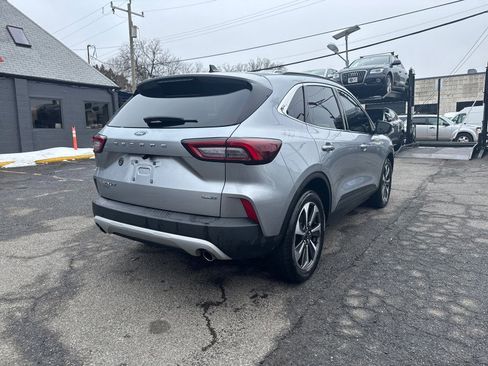 Used 2023 Ford Escape Platinum image 5