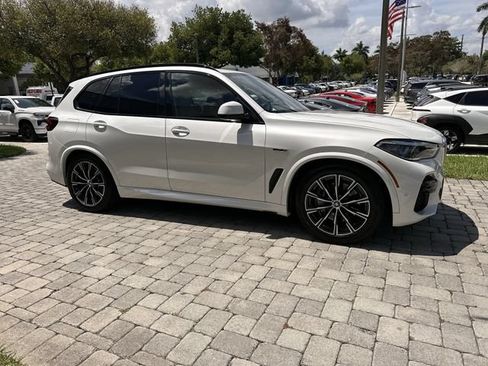 Used 2022 BMW X5 xDrive45e w/ M Sport Package AWD/4WD image 15