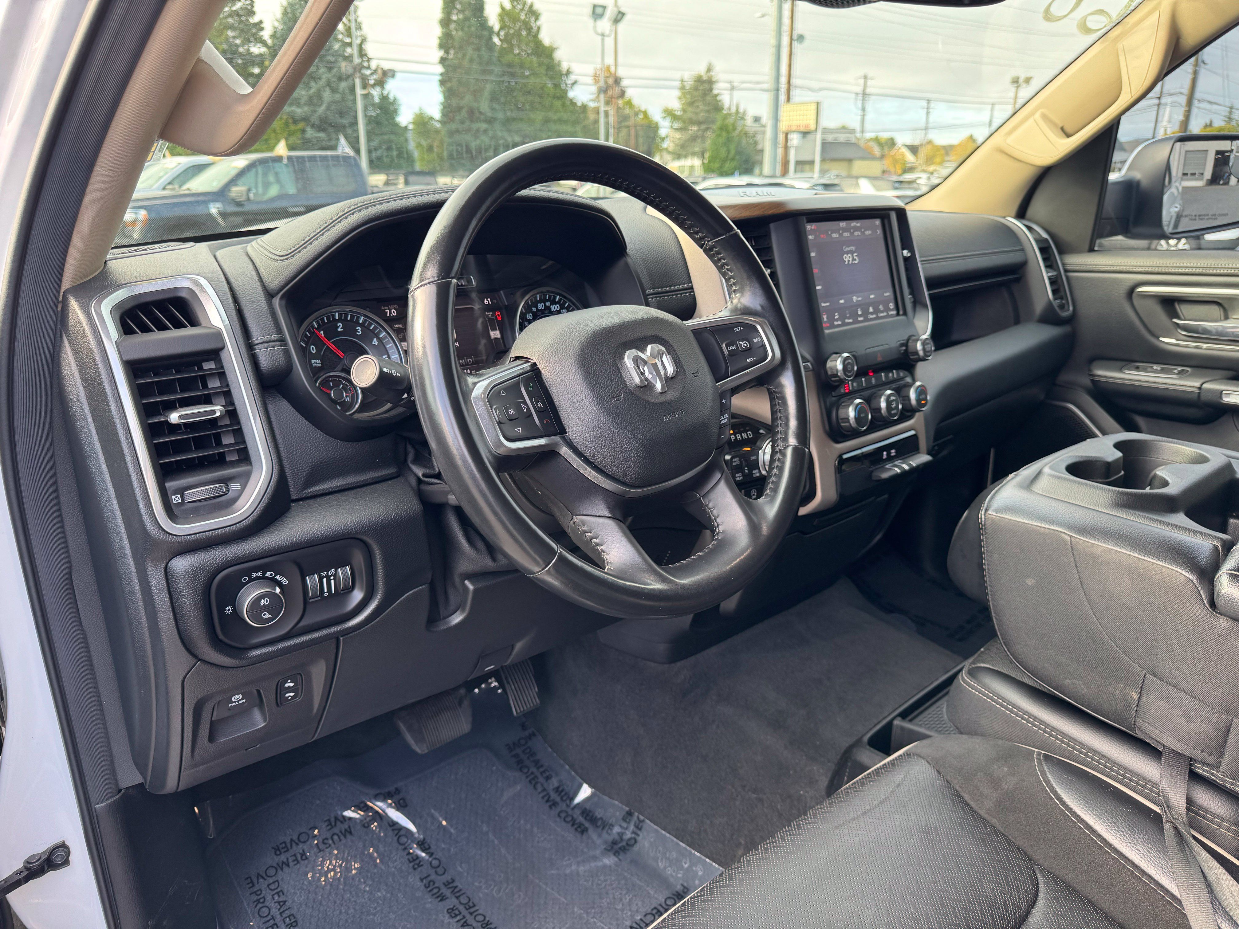 Used 2021 RAM 1500 Laramie w/ Off Road Group AWD/4WD image 17