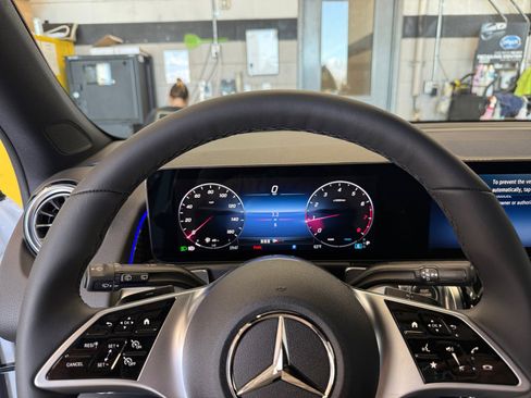 New 2026 Mercedes-Benz GLB 250 4MATIC image 10