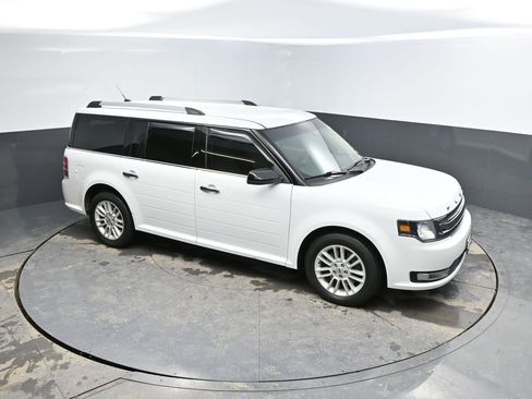 Used 2019 Ford Flex SEL image 12