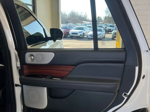Used 2024 Lincoln Navigator Reserve AWD/4WD image 16
