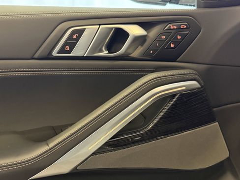 Used 2026 BMW X6 xDrive40i w/ Executive Package image 14