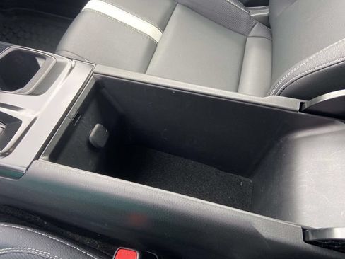 Used 2025 Toyota Camry SE FWD image 27