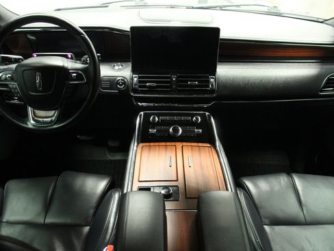 Used 2024 Lincoln Navigator Reserve image 20