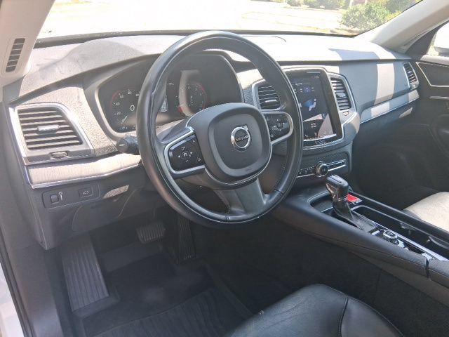 Used 2020 Volvo XC90 T5 Momentum w/ Protection Package AWD/4WD image 13