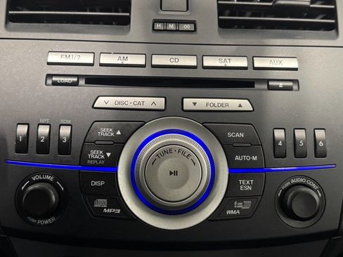 Used 2011 MAZDA MAZDA3 i Touring image 31