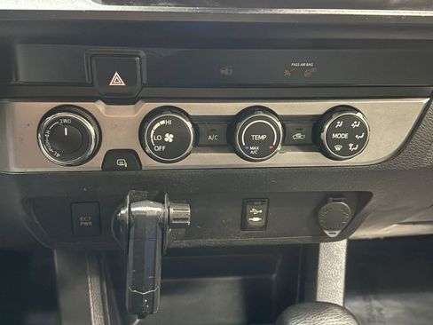 Used 2019 Toyota Tacoma SR w/ SR Convenience Package image 33