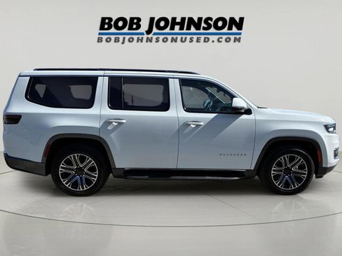 Used 2022 Jeep Wagoneer Series III w/ Flexible Seating Group AWD/4WD image 2