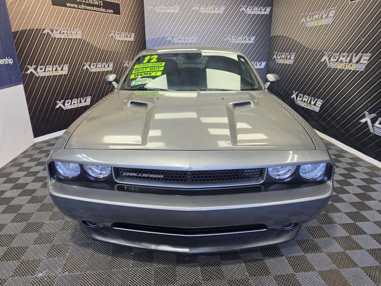 Used 2012 Dodge Challenger SXT RWD image 3