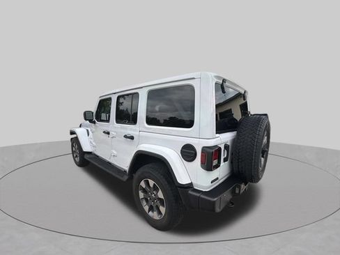 Used 2023 Jeep Wrangler Unlimited Sahara w/ Cold Weather Group AWD/4WD image 5
