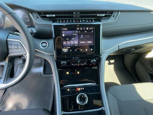 New 2025 Jeep Grand Cherokee L Laredo w/ Luxury Tech Group I image 21