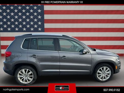 Used 2012 Volkswagen Tiguan SE image 2