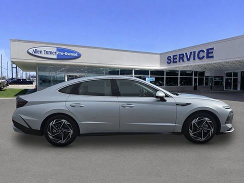 Certified 2025 Hyundai Sonata SEL FWD image 9