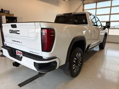 Used 2024 GMC Sierra 2500 Denali Ultimate AWD/4WD image 11